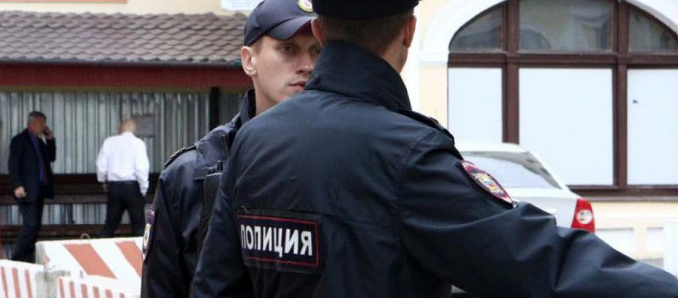 Ρώσοι αστυνομικοί συνέλαβαν σαμάνο που ήθελε να «βγάλει τα κακά πνεύματα» από τον Βλαντιμίρ Πούτιν